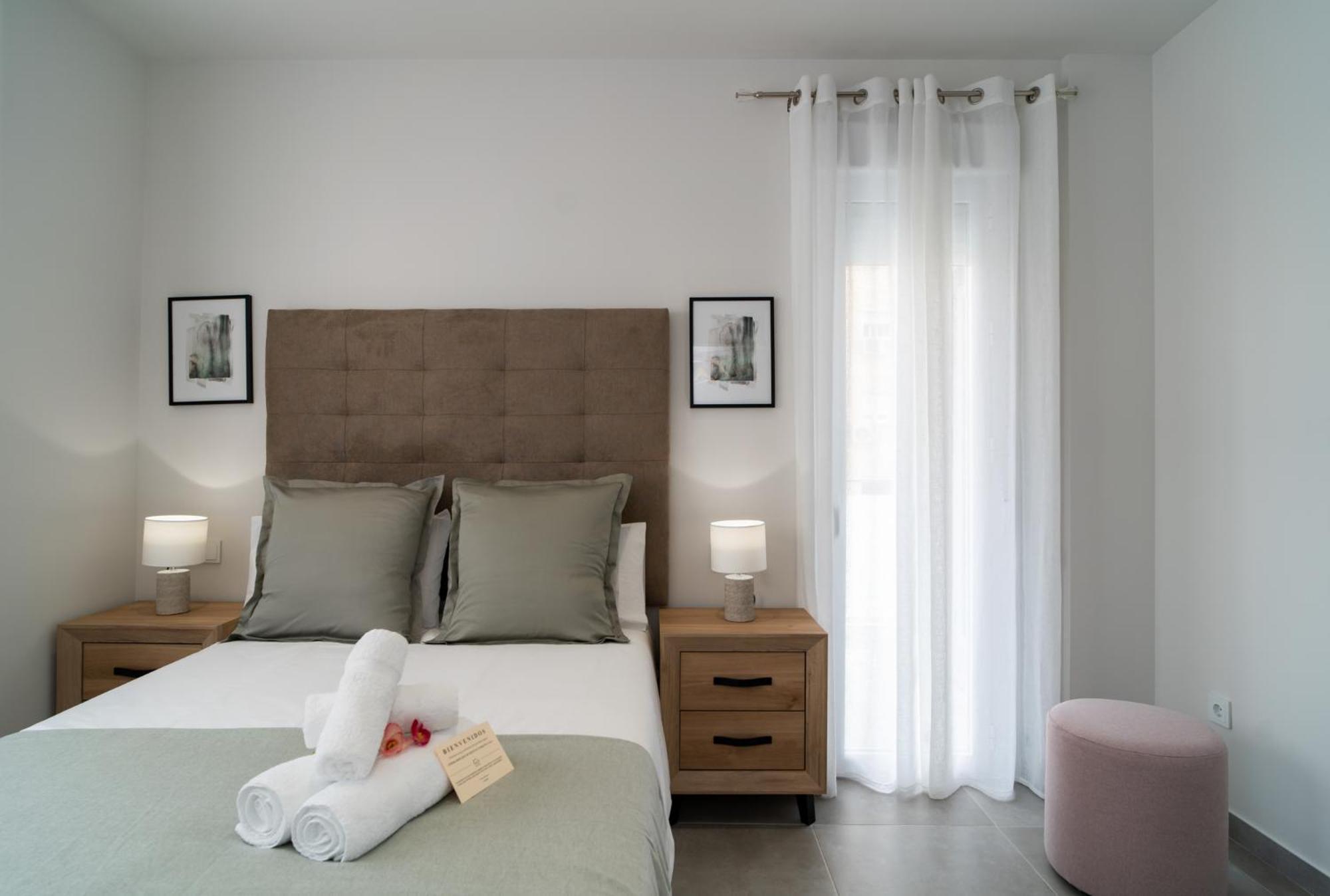 Aac Malaga - Apartamento Con Terraza, Muy Amplio, Totalmente Equipado, Cerca Del Centro Y Nuevo! Rum bild